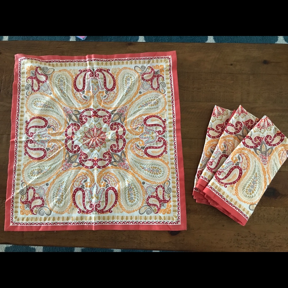 Pottery Barn napkins, set of 4